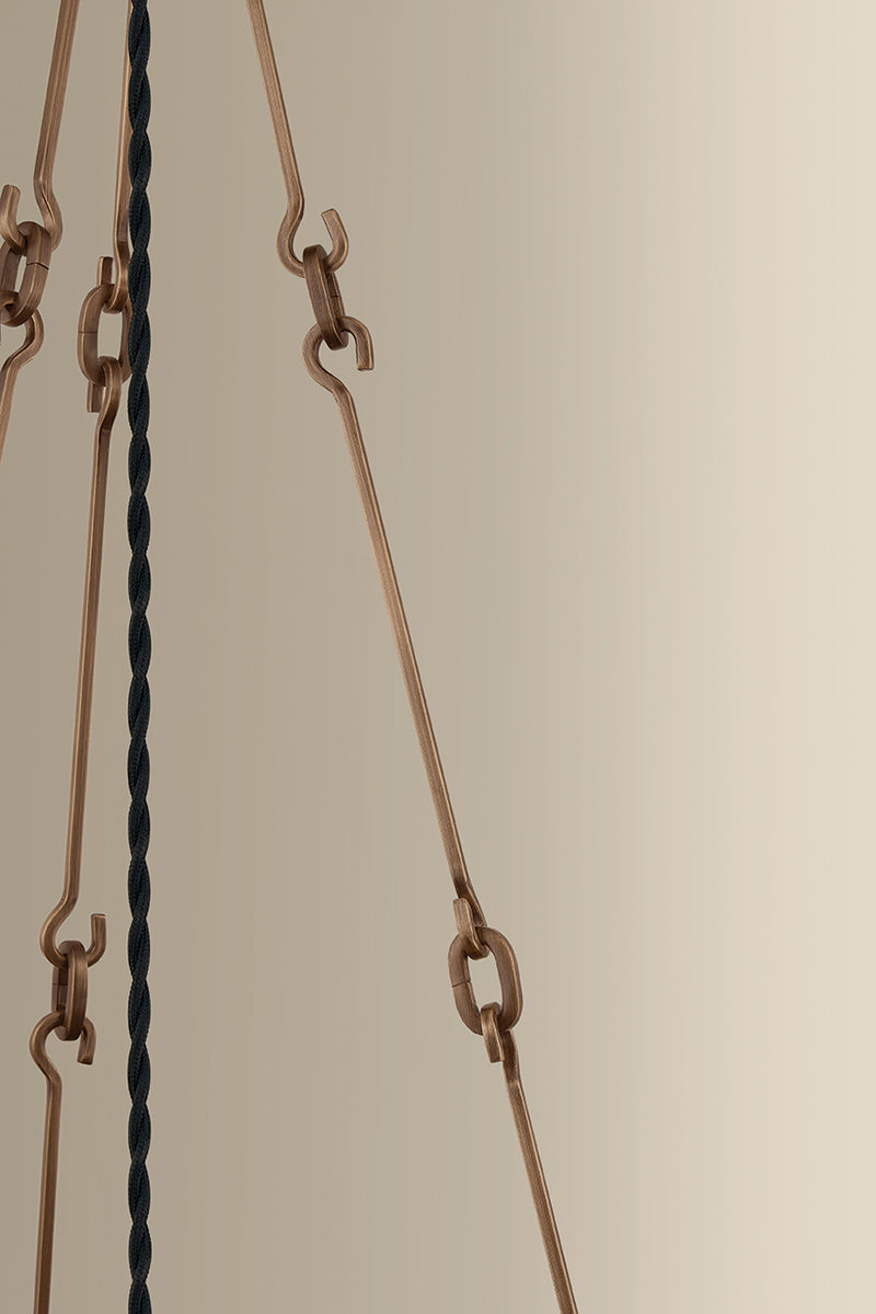 Anoka Pendant Large, styled setting