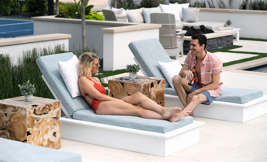 Echo Chaise lifestyle poolside
