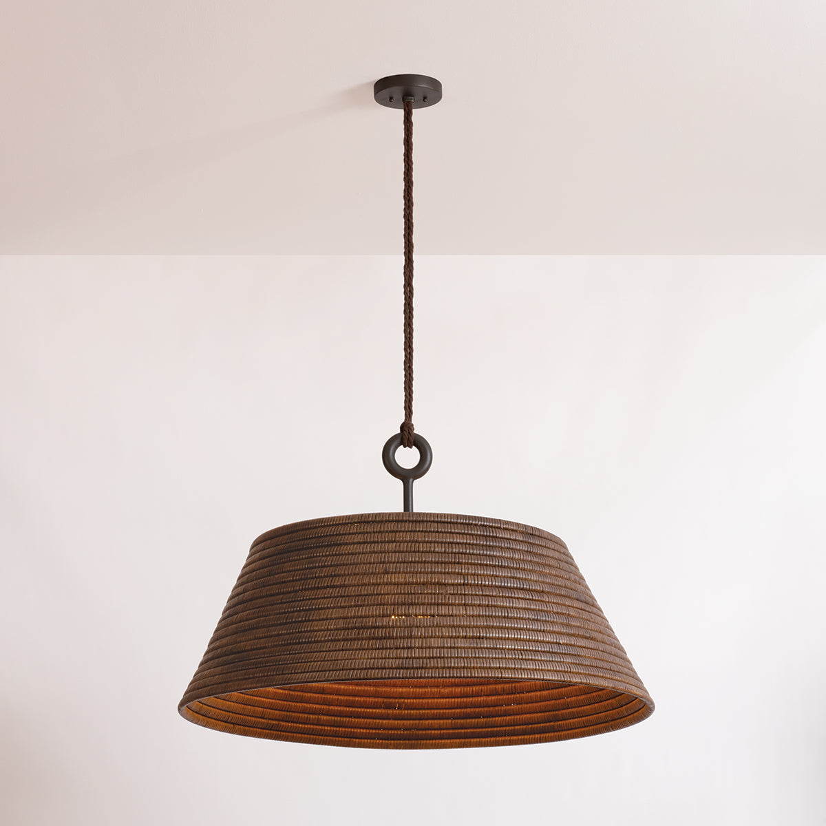 Sequoia Pendant Gesso White, close-up angle