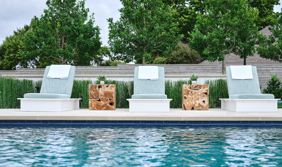 Echo Chaise lifestyle backyard
