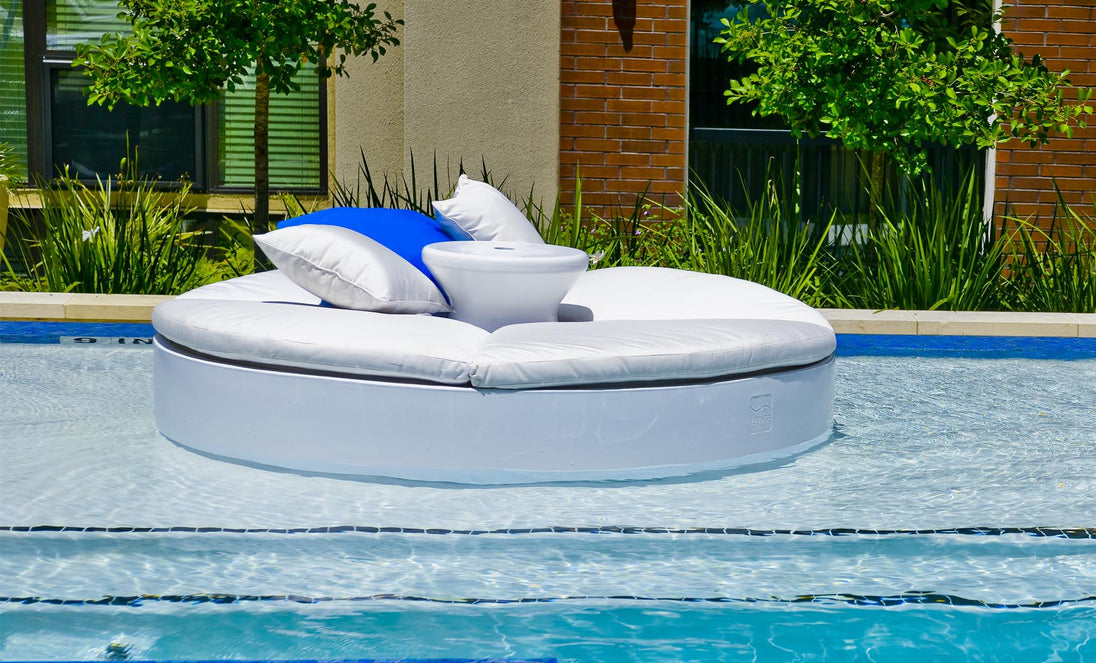 Signature 6' Round Sunbed - lifestyle
