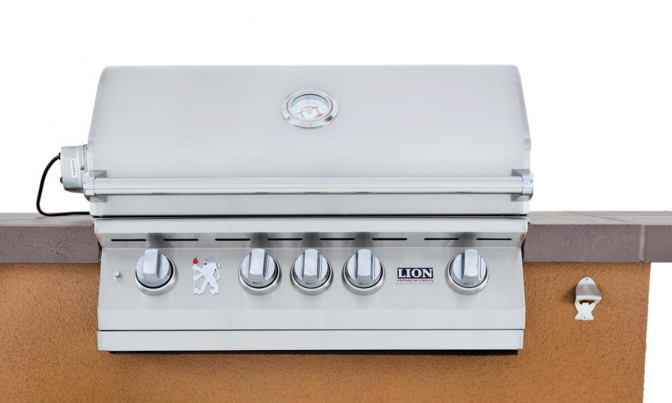 Lion Premium Grills Prominent Q BBQ Island Layout